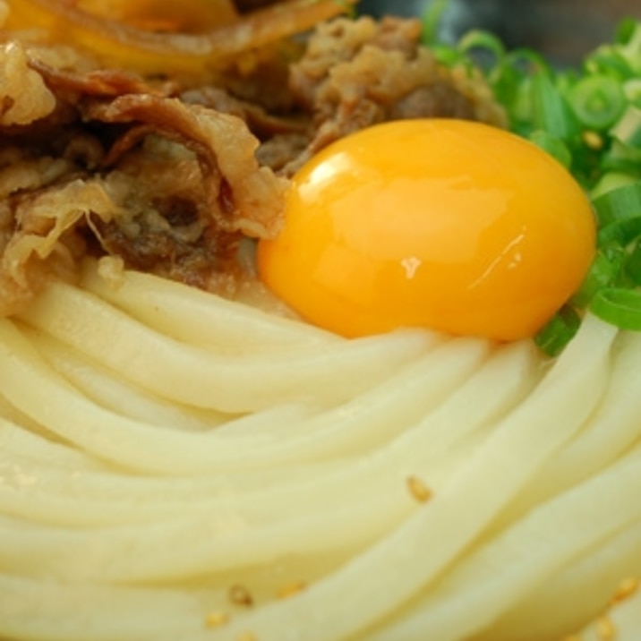 かまたまにさらにボリュームをプラス♪牛肉釜玉うどん